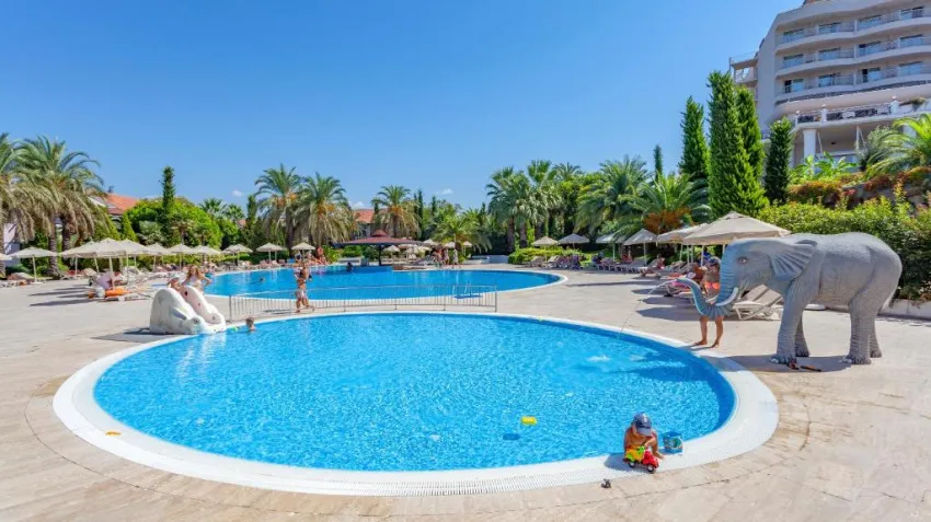 STARLIGHT RESORT SPECIAL ROOMS  5*-18