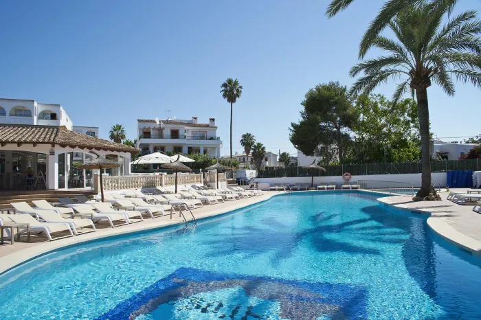 Pierre V. El Cecilia 3* - Porto colom - Spania