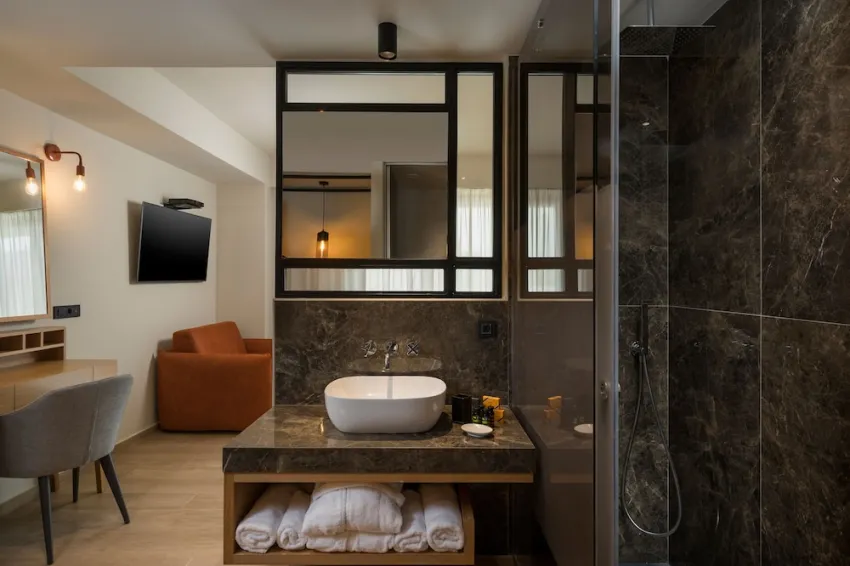 Hyperion City Hotel 4*-87