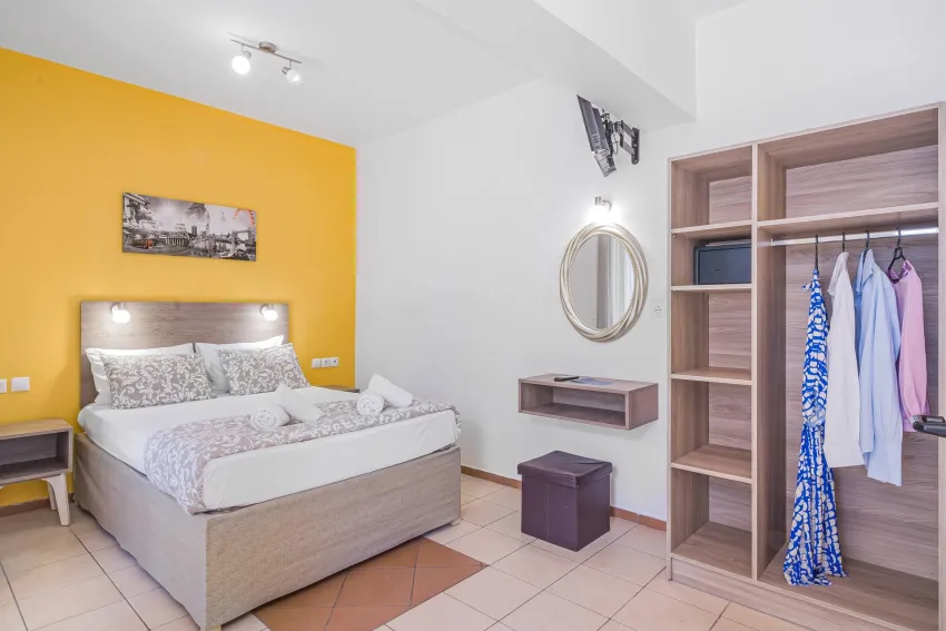 Happy Days Studios 3*-16