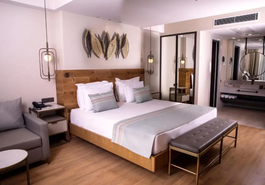 MIRAMARE BEACH HOTEL  5*-57