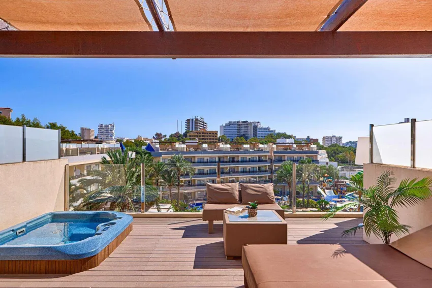 Zafiro Palmanova -21