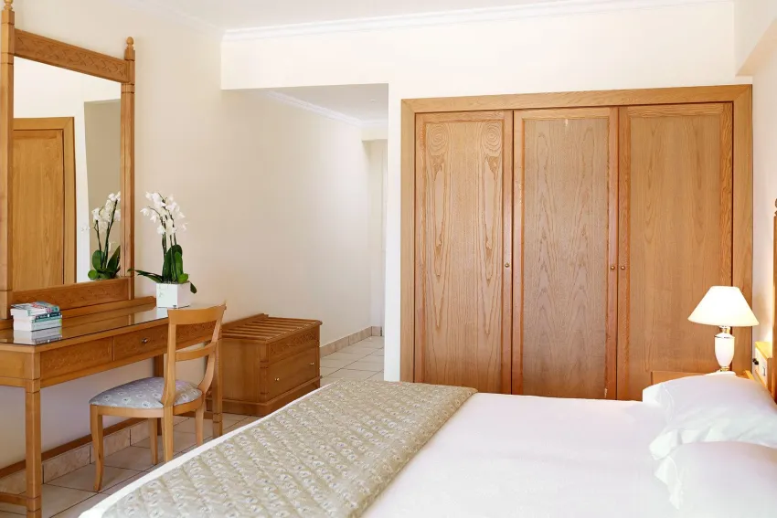 Canvas by Mitsis Petit Palais 4*-7