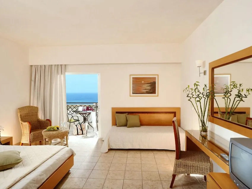 Grand Hotel Holiday Resort 4*-5