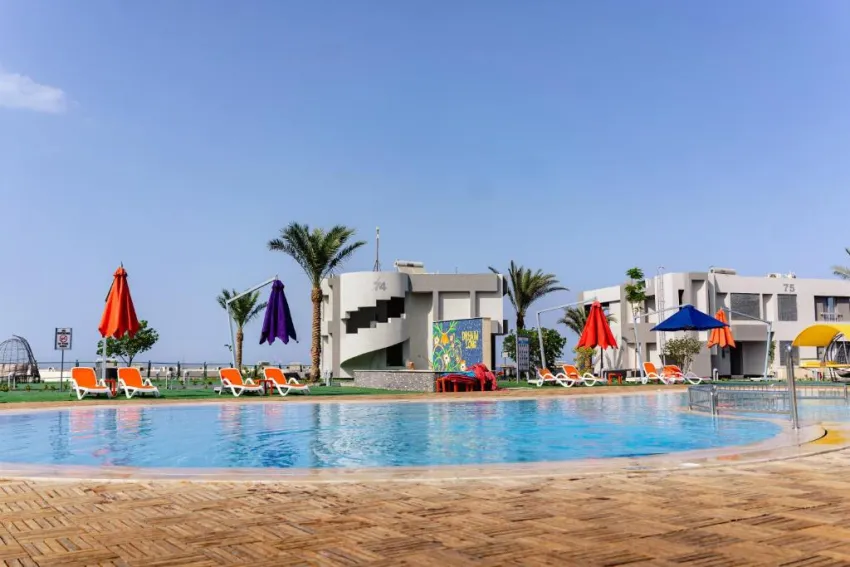 LONG BEACH RESORT  4*-95