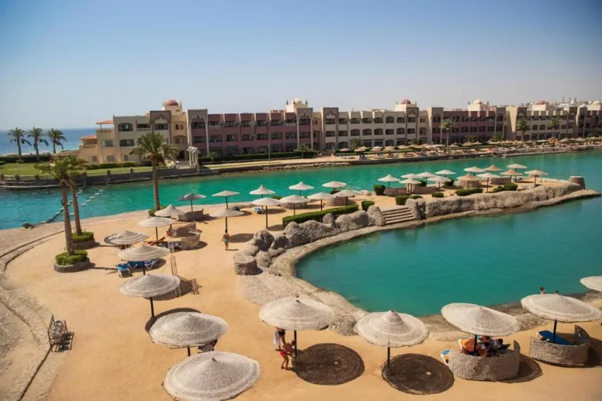 SUNNY DAYS EL PALACIO RESORT & SPA  4*-3
