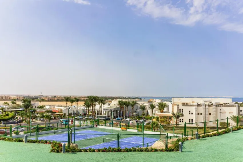 LONG BEACH RESORT  4*-96