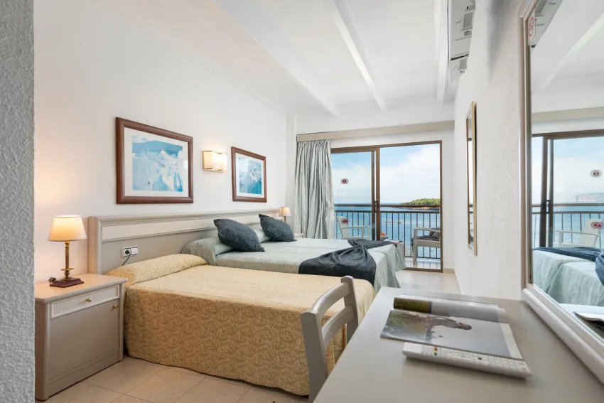 More Hotel 3*-10