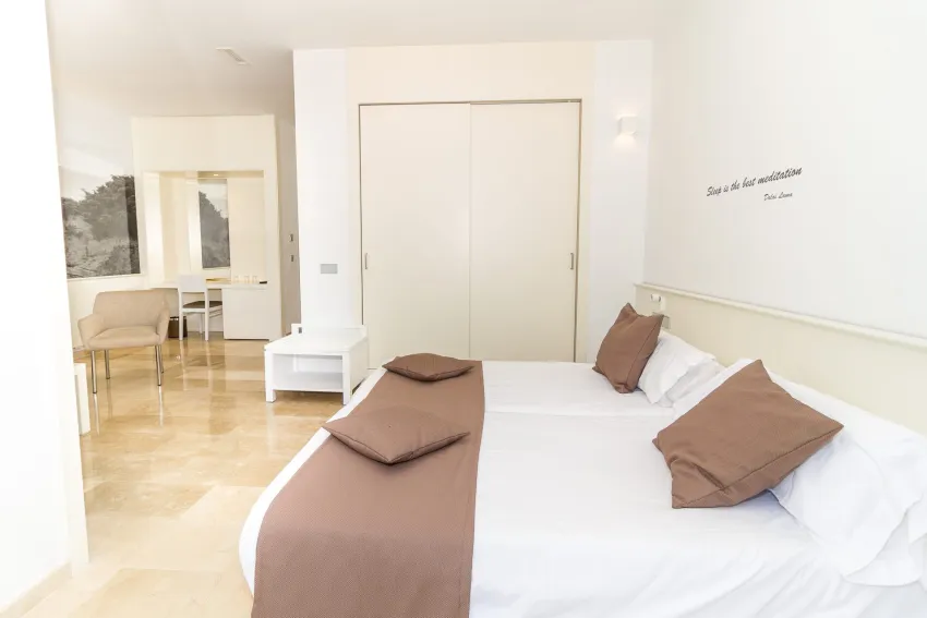 Zafiro Alzinar Mar 4*-12