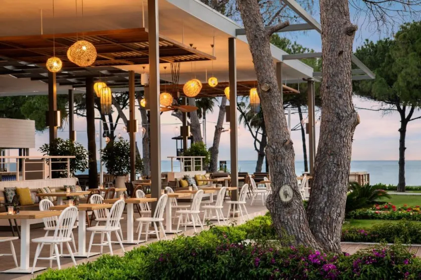 ACANTHUS & CENNET BARUT COLLECTION  5*-18