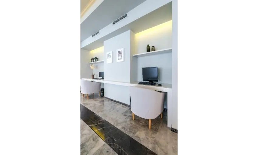 Contessa Hotel 3*-92