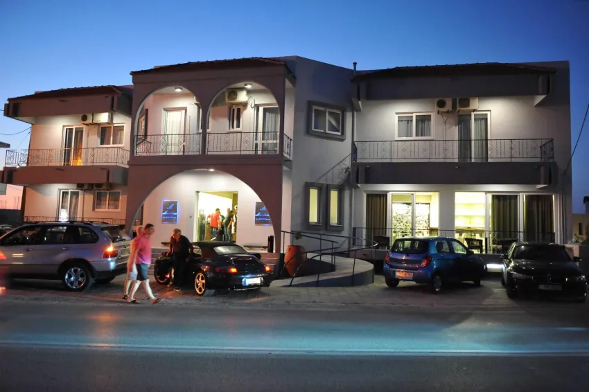 Maritime Apartments 2*-1