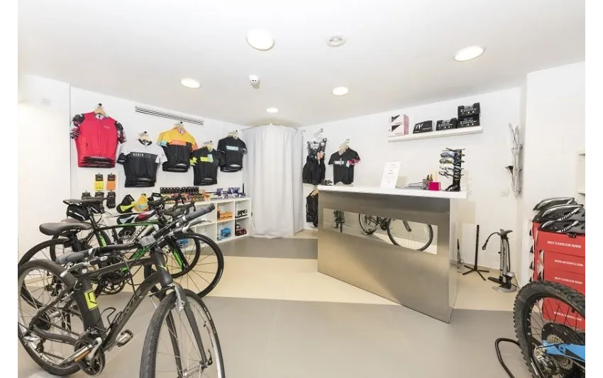 Marivent Be Live Adults Only 4*-27