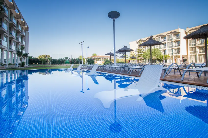 Zafiro Alzinar Mar 4*-19