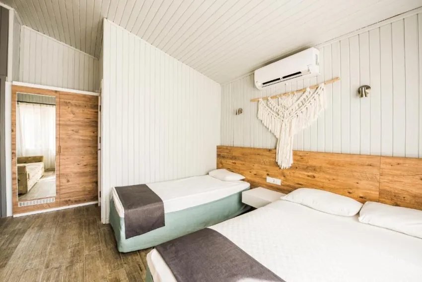 LEDA BEACH HOTEL  3*-19