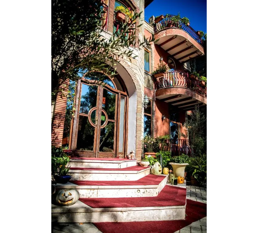 CASTLE PARK HOTEL  3*-3