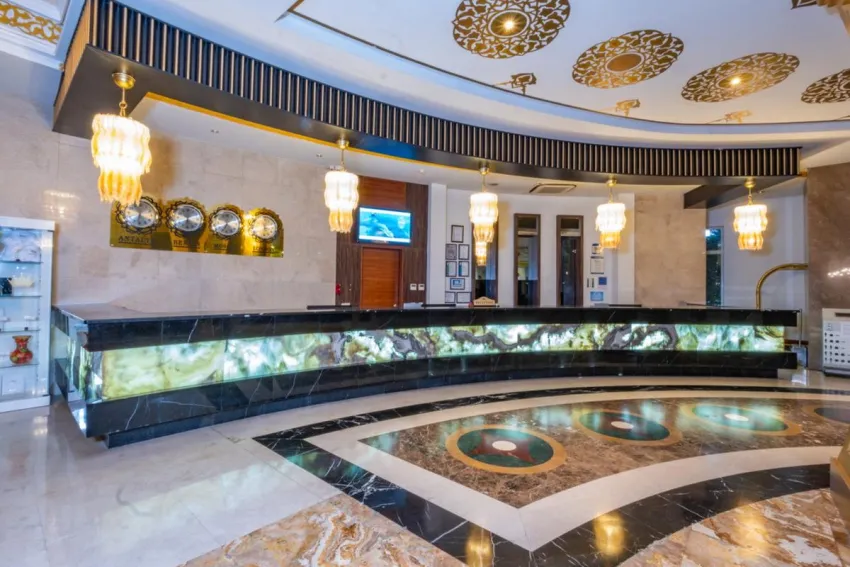 Side Crown Palace 5*-17