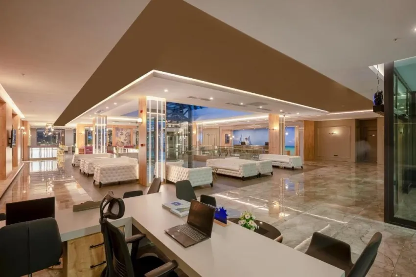 SAILORS BEACH CLUB  5*-7