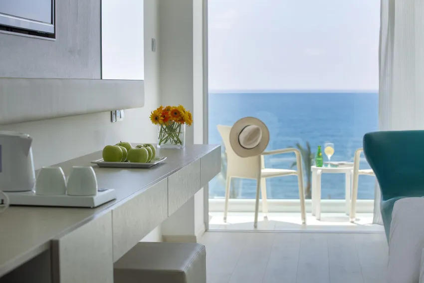 King Evelthon Beach Hotel and Resort 5*-18