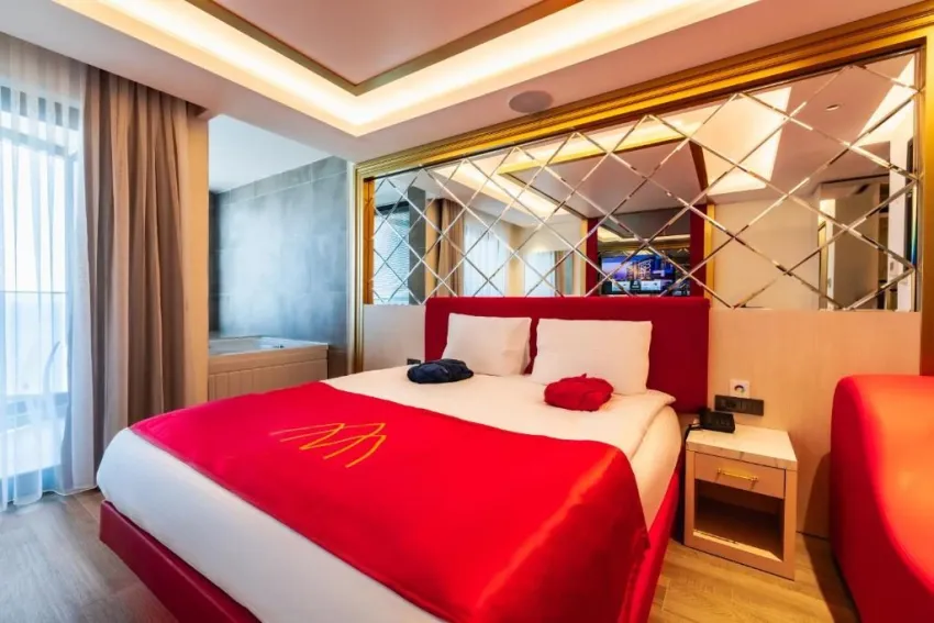 GRANADA LUXURY RED (ADULTS ONLY 16+)  5*-2