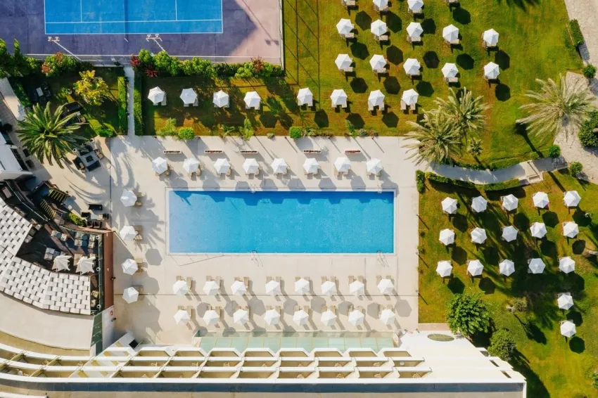 Louis Imperial Beach 4*-18