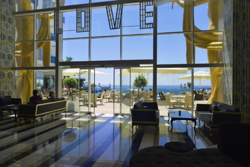 AZURA DELUXE RESORT & SPA HOTEL  5*-6