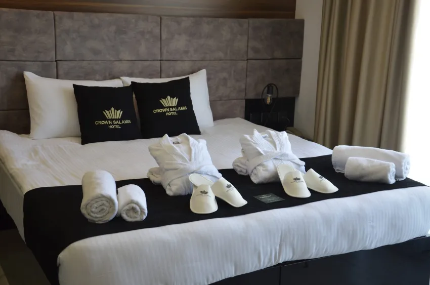 Crown Salamis Hotel 4*-8
