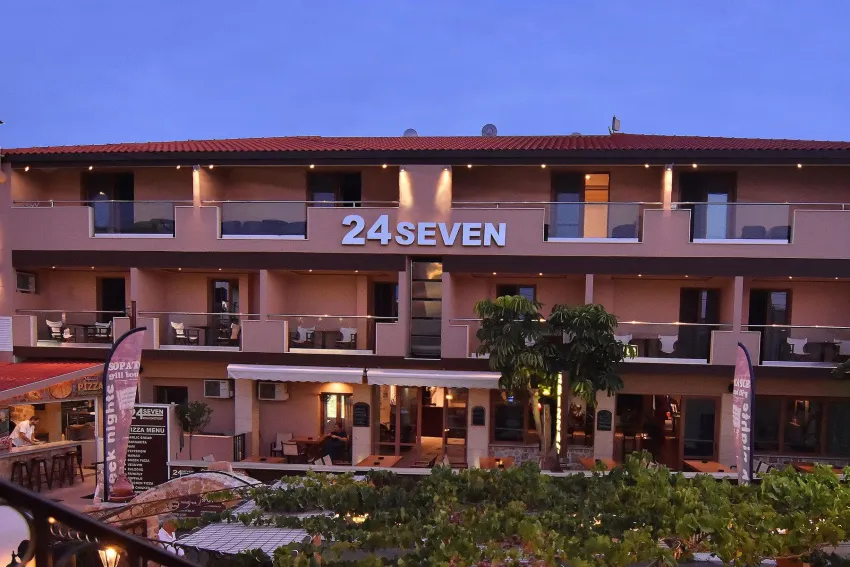 24 Seven Boutique Hotel 3*-5