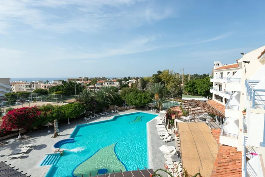 Paphos Gardens Holiday Resort 3*-4