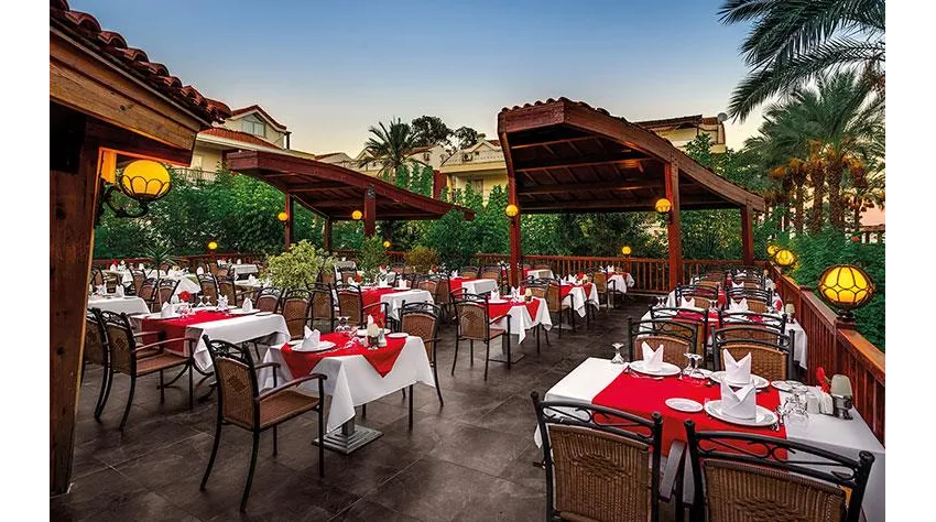 CRYSTAL AURA BEACH RESORT & SPA  5*-11