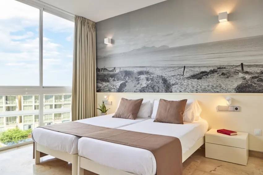 Zafiro Alzinar Mar 4*-46