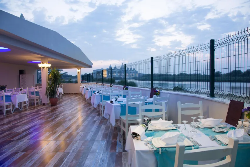 Water Side Resort & Spa 5*-55