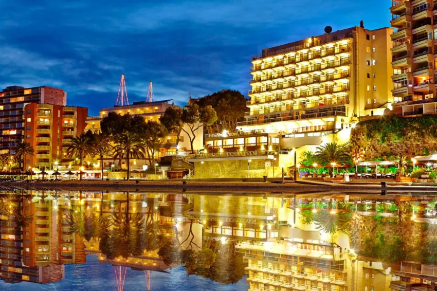 Flamboyan Caribe Hotel & Spa 4*-5