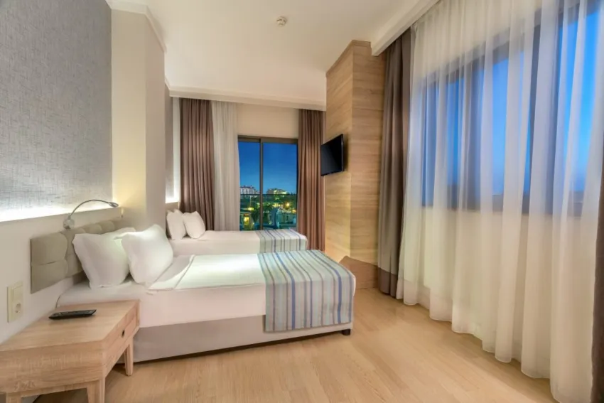 Orfeus Queen Hotel 4*-4