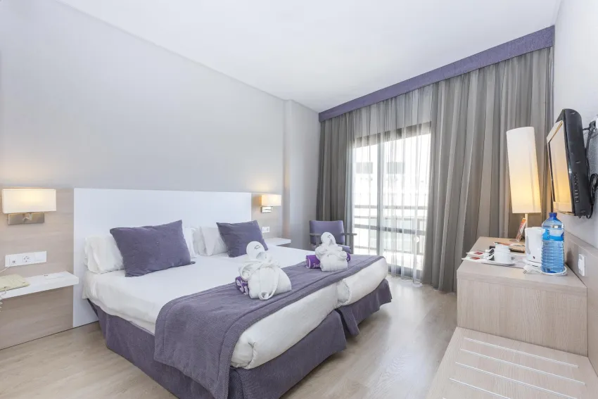 Marivent Be Live Adults Only 4*-28