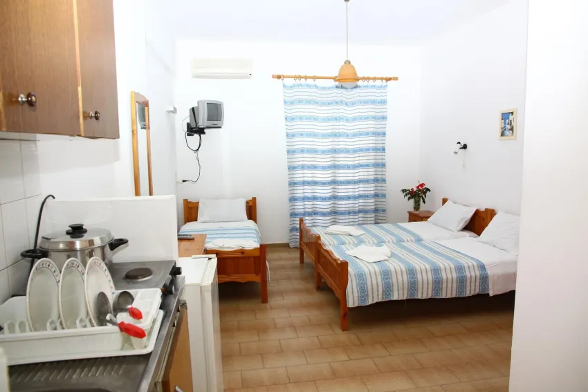 Mari Evans Apartment 4*-7