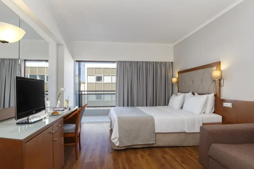 Best Western Plus Plaza 4*-24