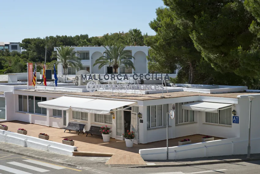 Pierre V. El Cecilia 3*-6