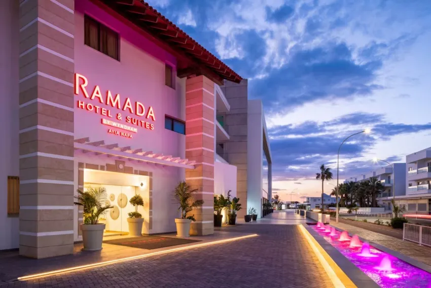 Ramada Hotel & Suites By Wyndham 4*-1