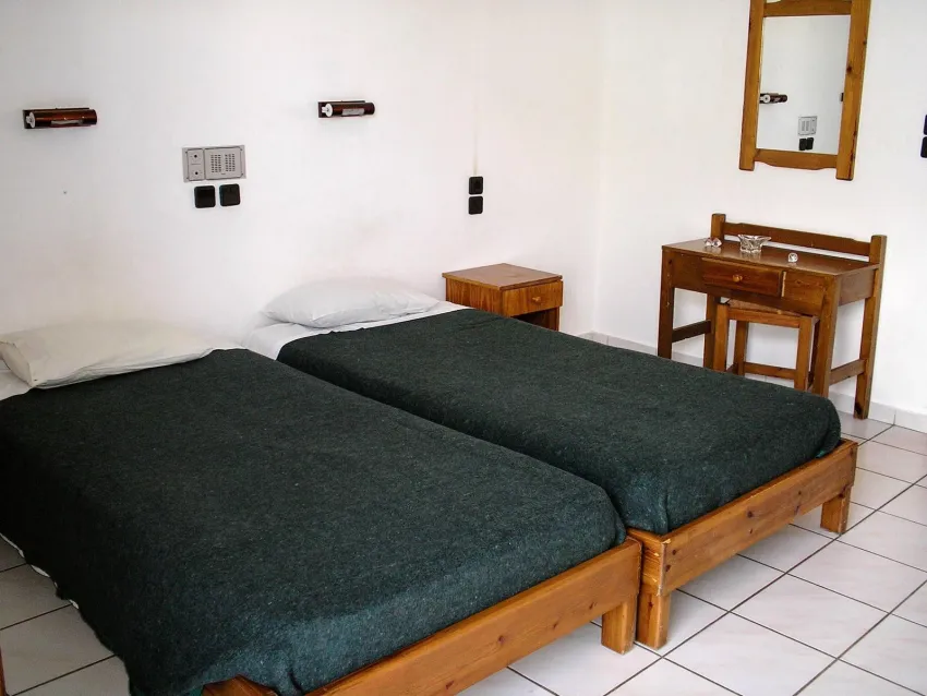 Iraklis Apts 3*-7