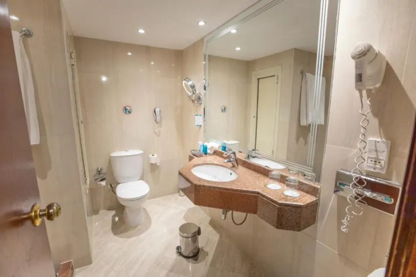 SUNRISE HOLIDAYS RESORT (ADULTS ONLY 16+)  5*-32