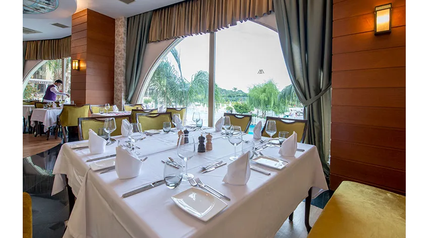 CRYSTAL PRESTIGE ELITE HOTEL  5*-8
