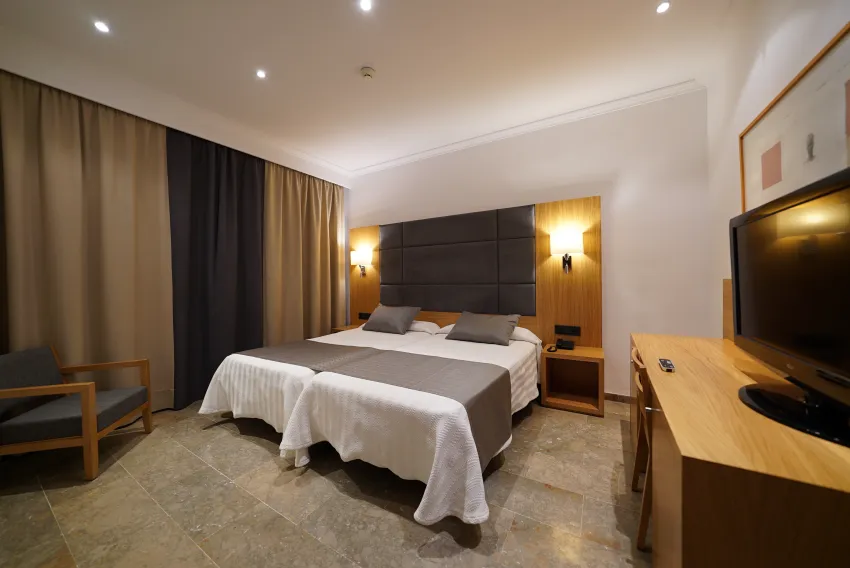 Artmadams Hotel 4*-78