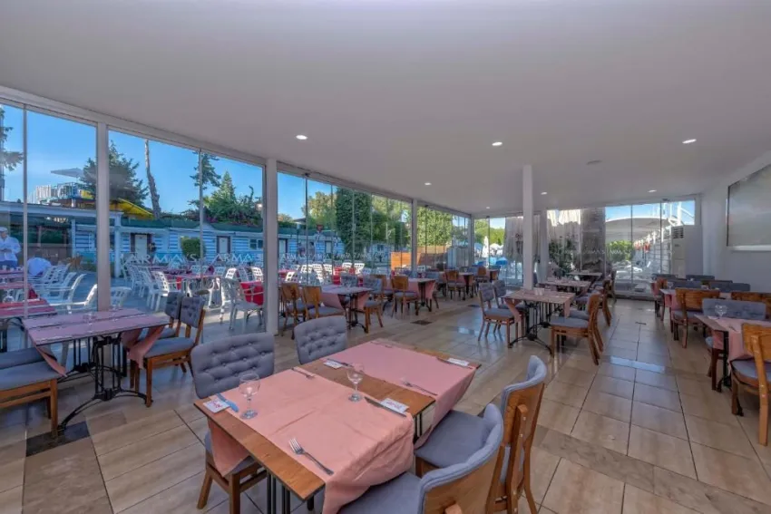 ARMAS BEACH HOTEL  4*-9