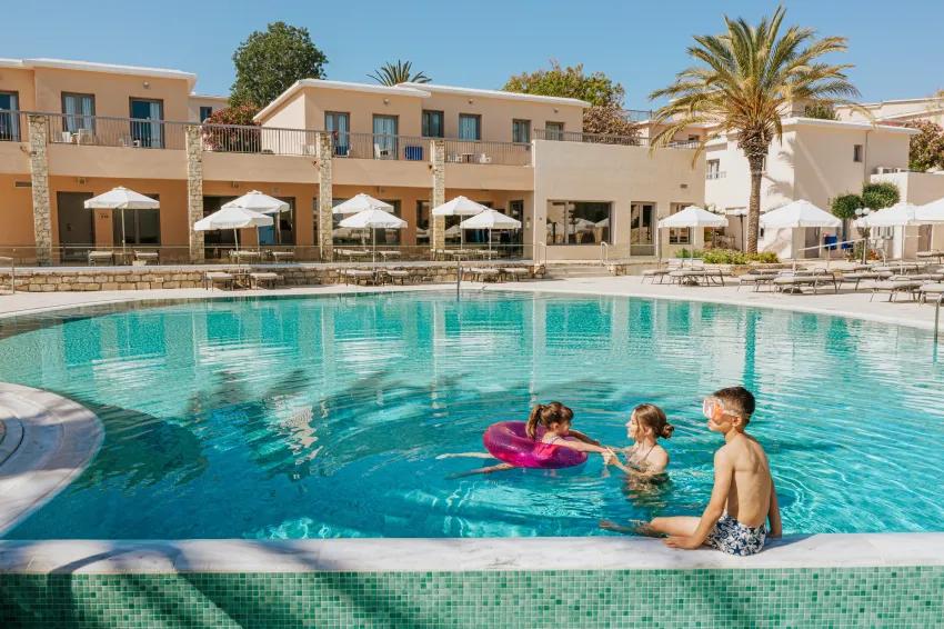 Louis St. Elias Resort 4*-155