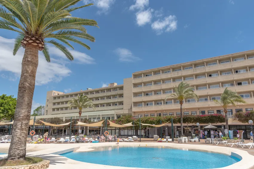 Club Cala Romani 3*-25