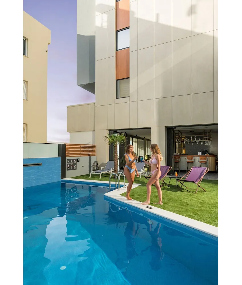 Hyperion City Hotel 4*-92