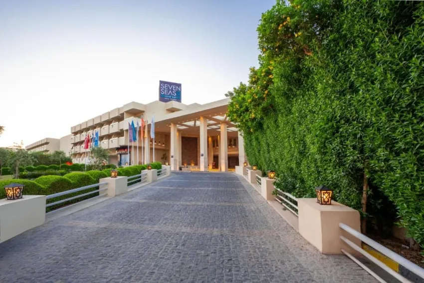 SEVEN SEAS JOLIE BAY  5*-7