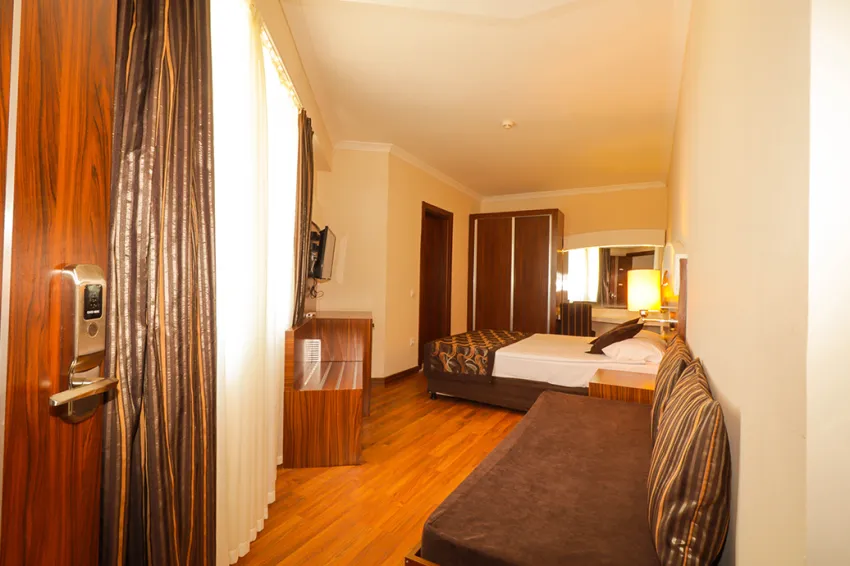 THRONE BEACH RESORT & SPA  5*-9