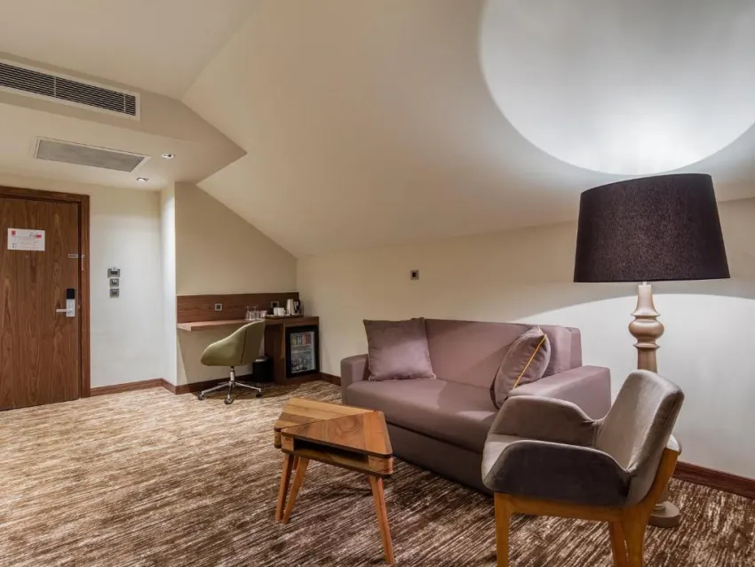 HOLIDAY INN ANTALYA LARA  4*-28